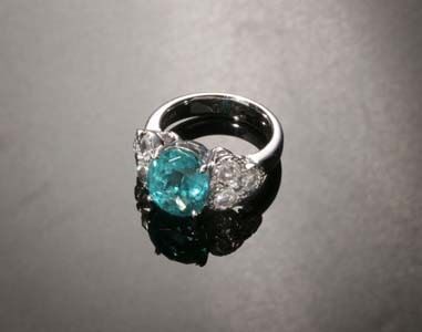 Oval Emerald with Diamond