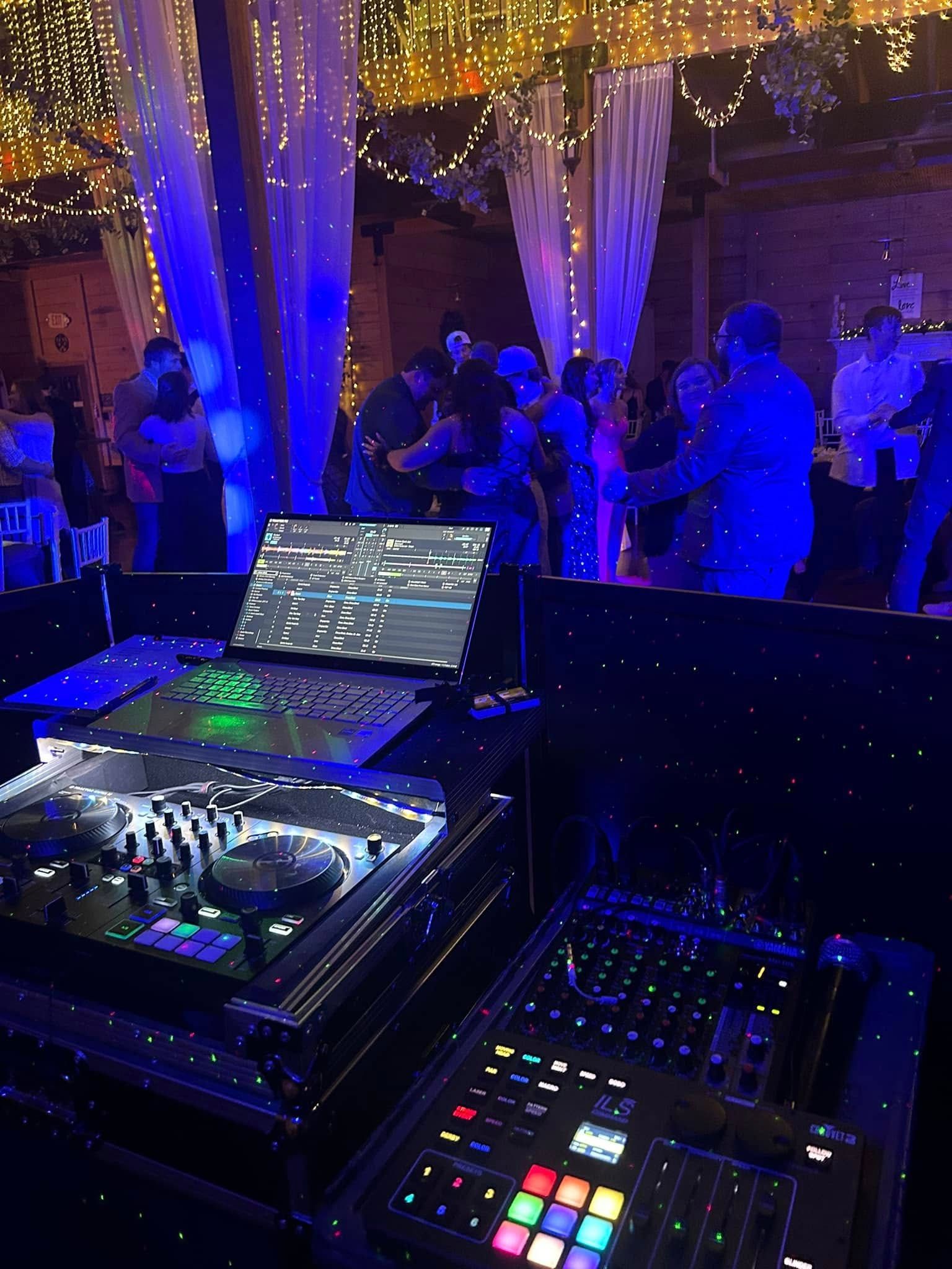 students dancing at prom