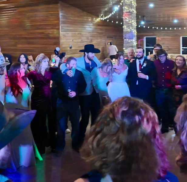 wedding guests dancing