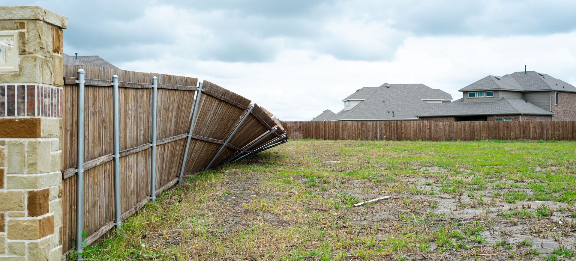 Fence repair contractor in Northwest Houston, TX