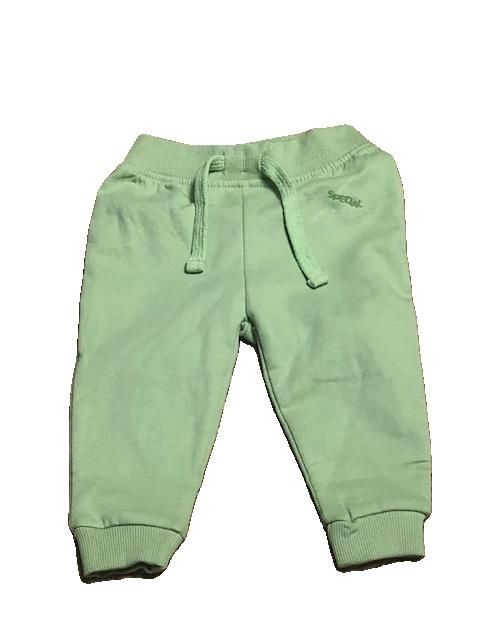 Een mintgroen joggingbroekje voor baby's met een sierkoord, maat 74