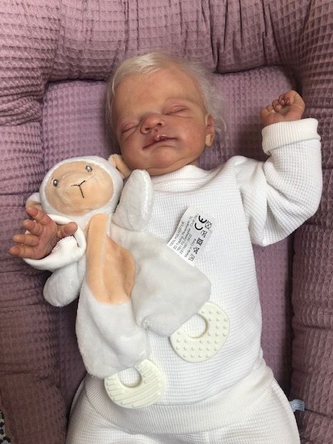 leuk wafeltruitje in een roomwit, 0-3 maanden