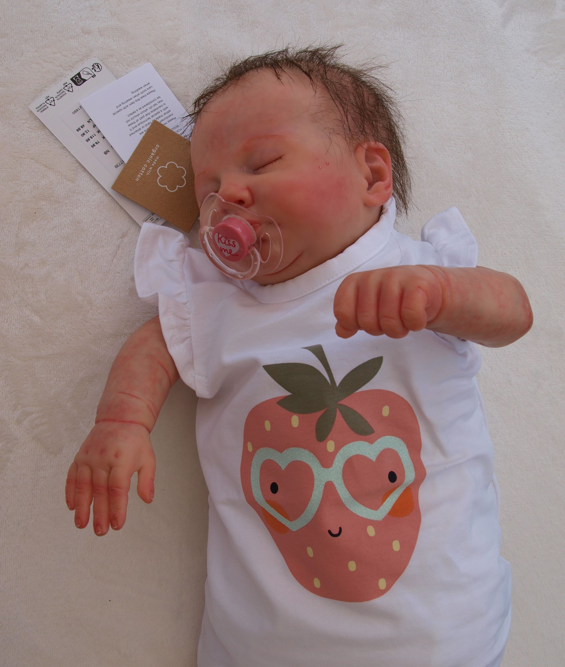 Name it, t shirt aardbei en leuke rufflemouwtjes, maat 56, baby cadeautje