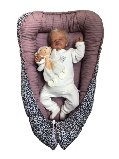 leuk wafeltruitje in een roomwit, 0-3 maanden