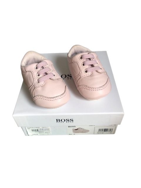 Hugo Boss, de mooiste meisjes schoentjes van leer, roze, maat 16