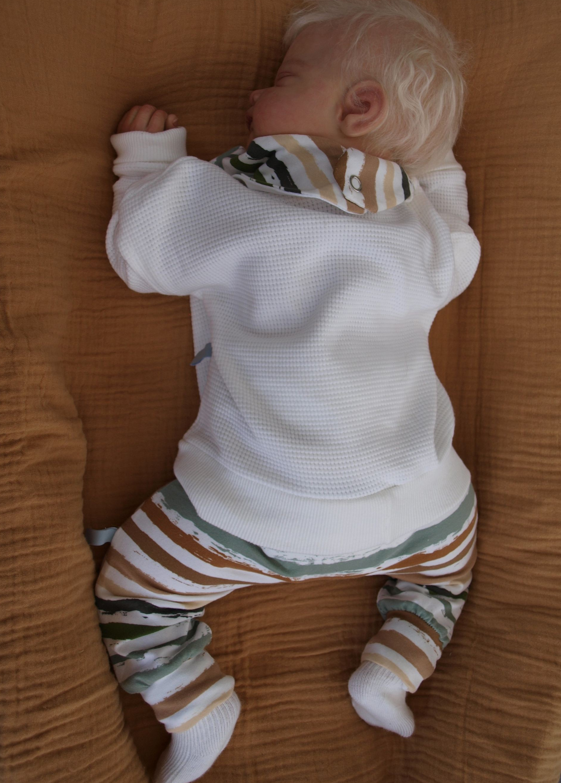 geweldig, 3 delig, stoer babypakje, broekje, trui en kwijldoekje