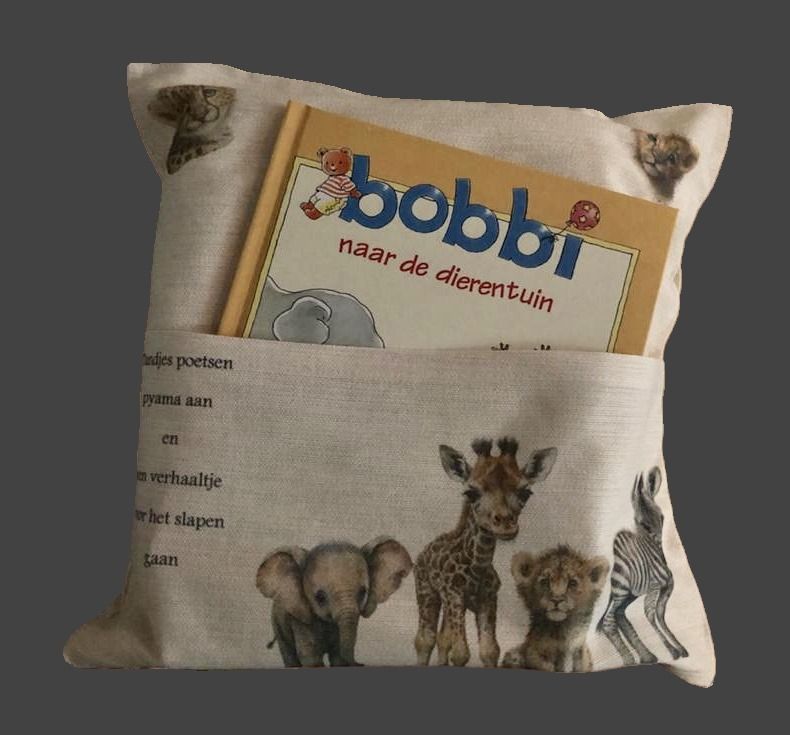 Kinderkussen, safari, met extra vak voor het opbergen van een boek of pyama,