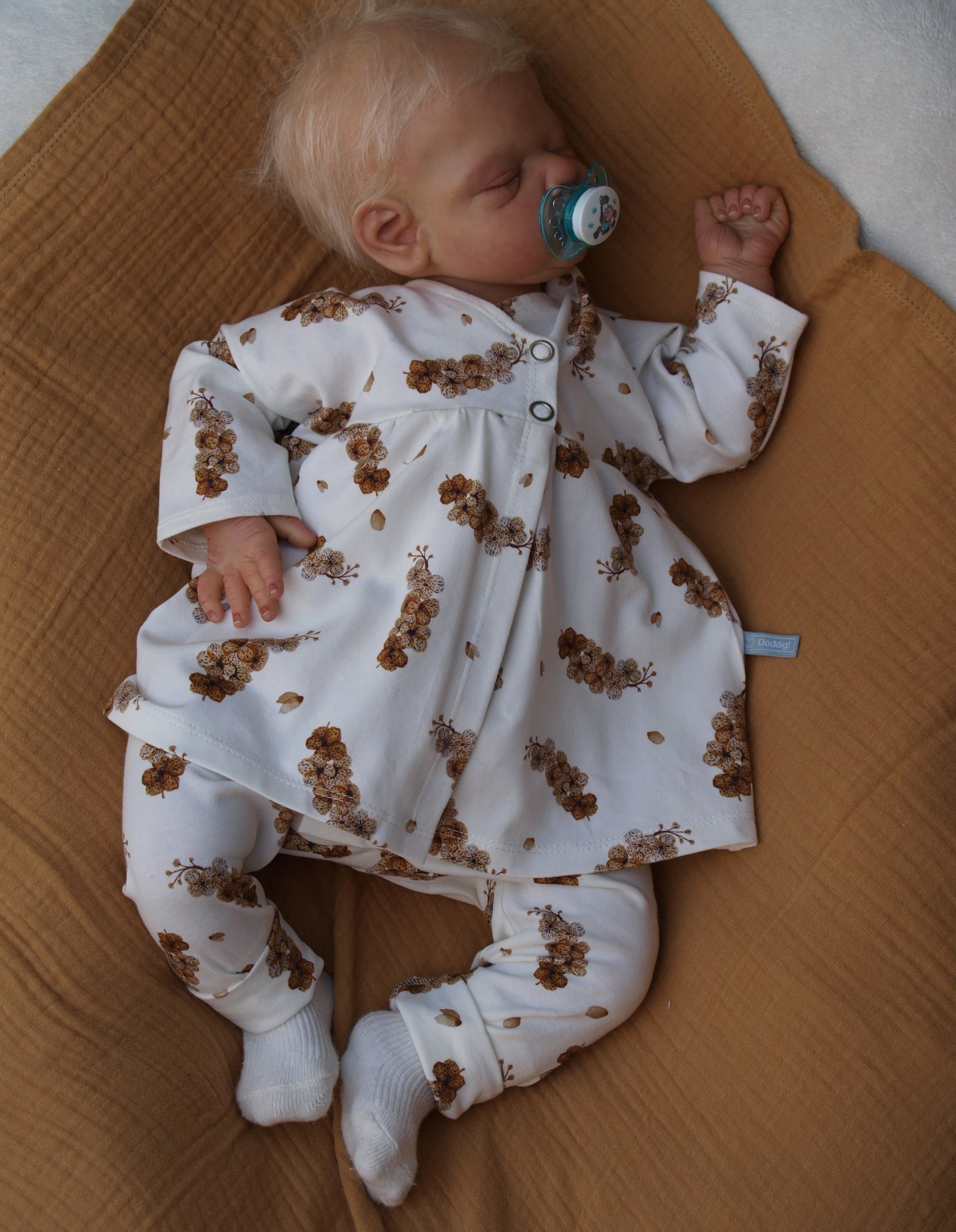 Super lief, Babyjurkje met bijpassende legging