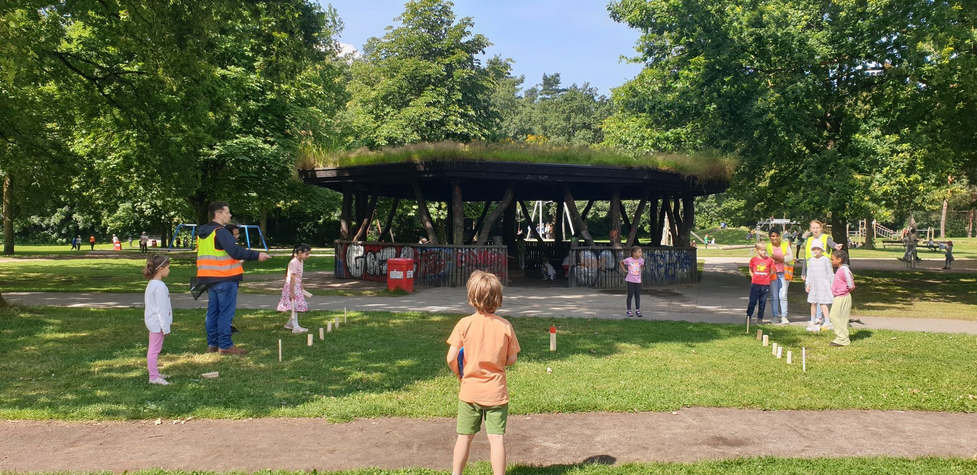 Schülerinnen der Schule Iserbrook beim Sommerausflug