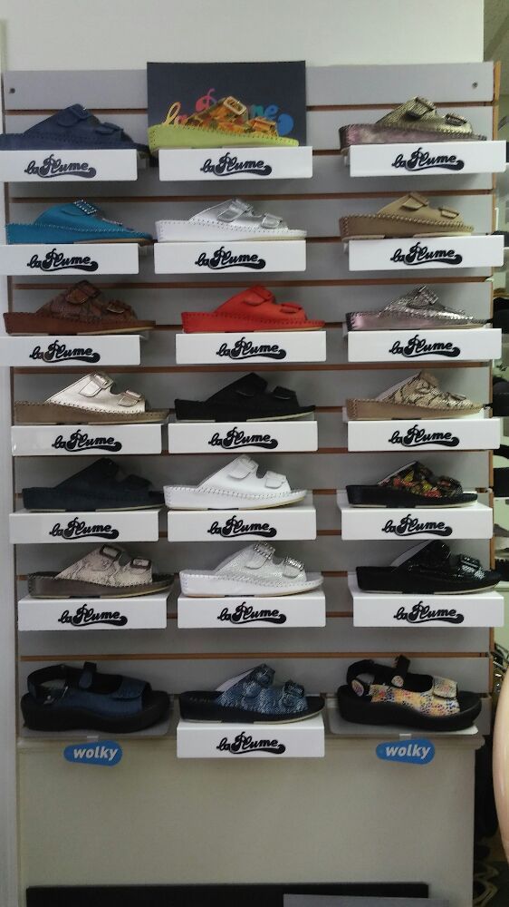 Conreco Shoes display