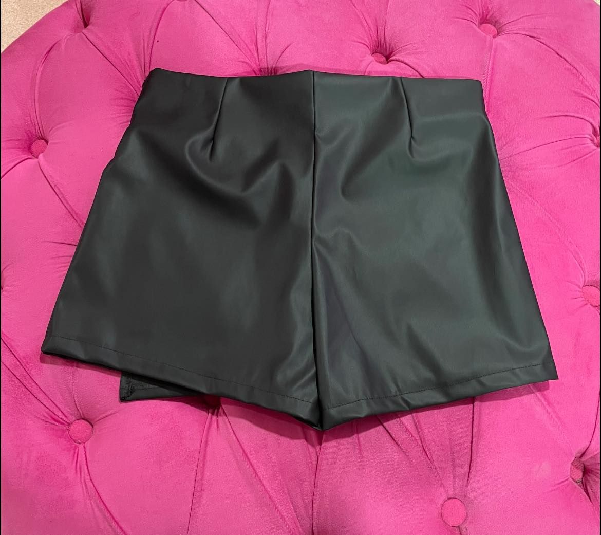 short pollera engomado