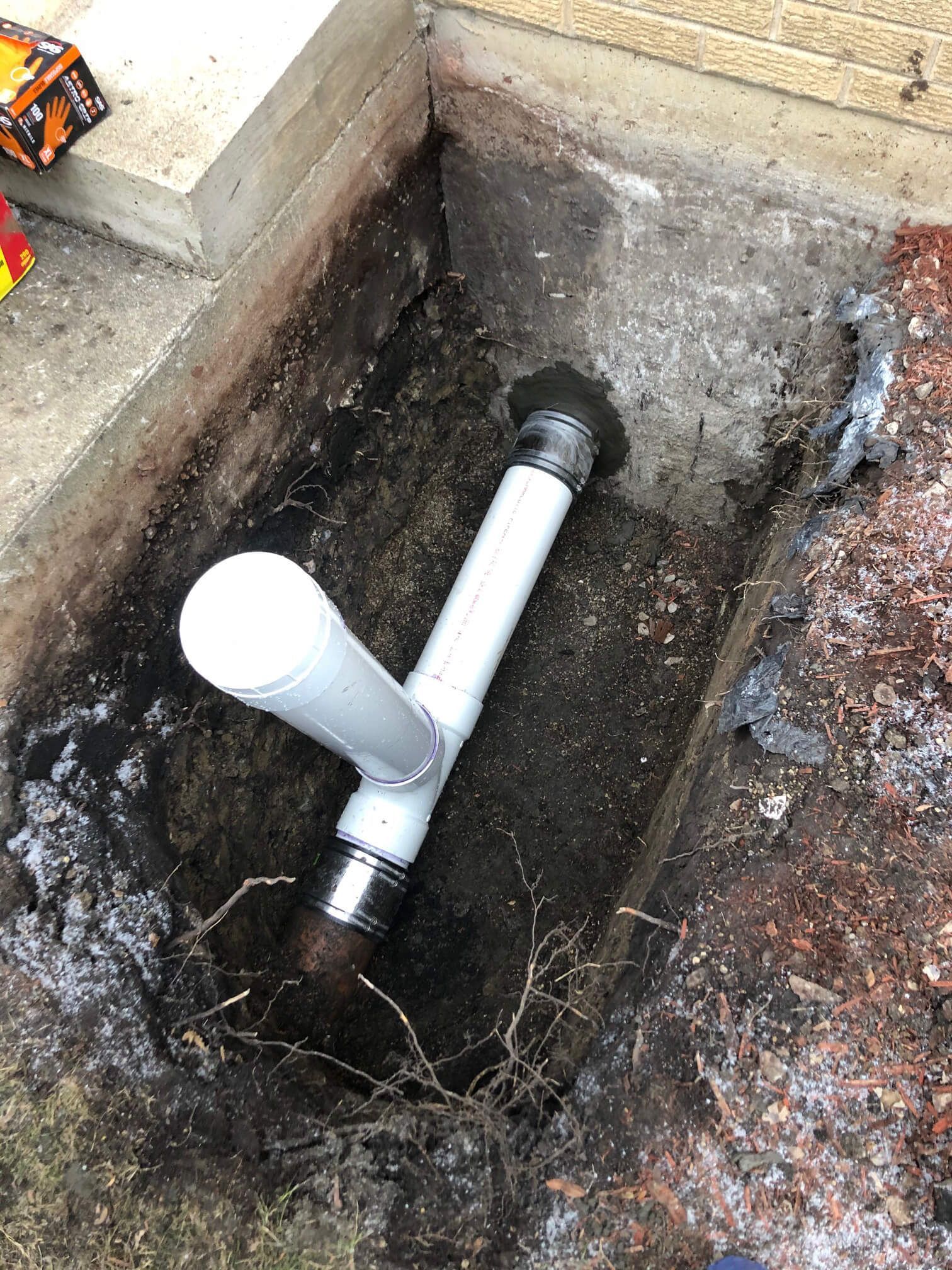 new pvc sewer pipe repair