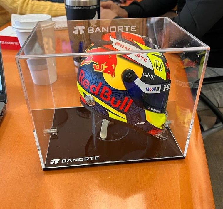 ARTE Y DISEÑO EN ACRÍLICO SOLÍS