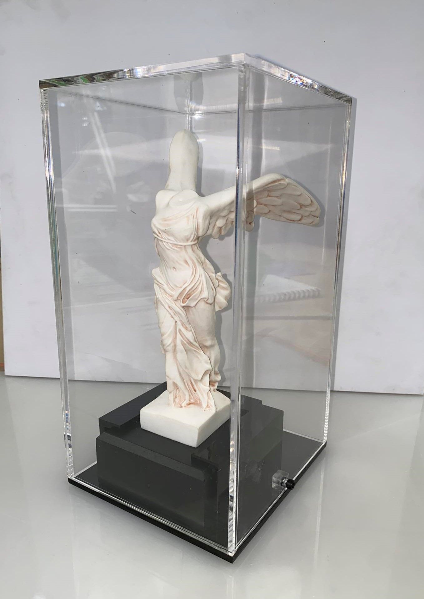 Arte y Diseño en Acrílico Solís