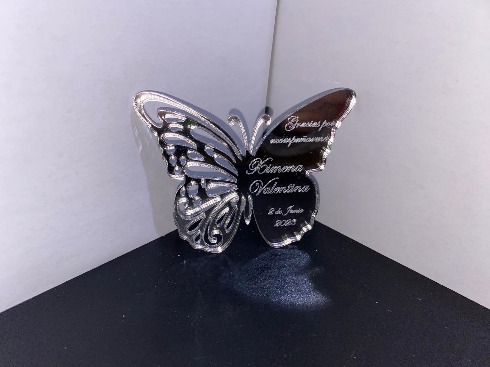 ARTE Y DISEÑO EN ACRÍLICO SOLÍS