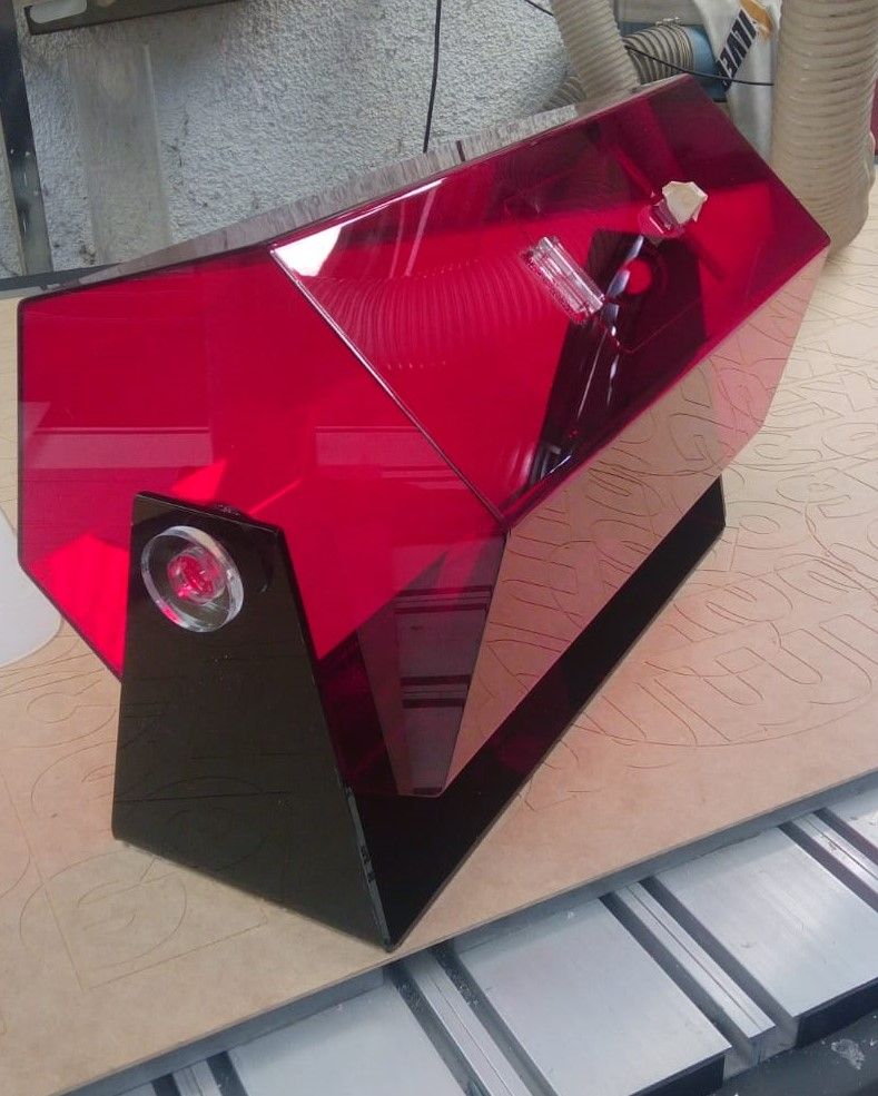 ARTE Y DISEÑO EN ACRÍLICO SOLÍS