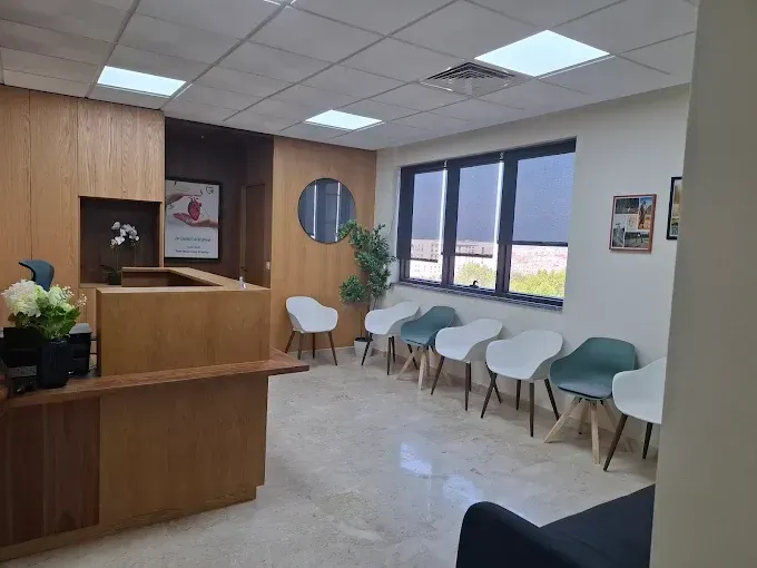 Cabinet Dr Qarouach Hind