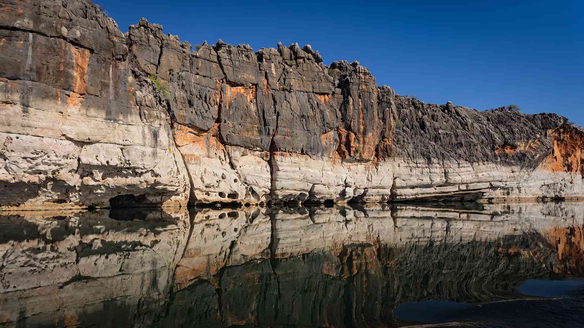 Scenic Cliff Showcasing Stunning Rock Formations at Fitzroy Crossing — Arafura Pest Control Darwin In Fitzroy Crossing, VIC