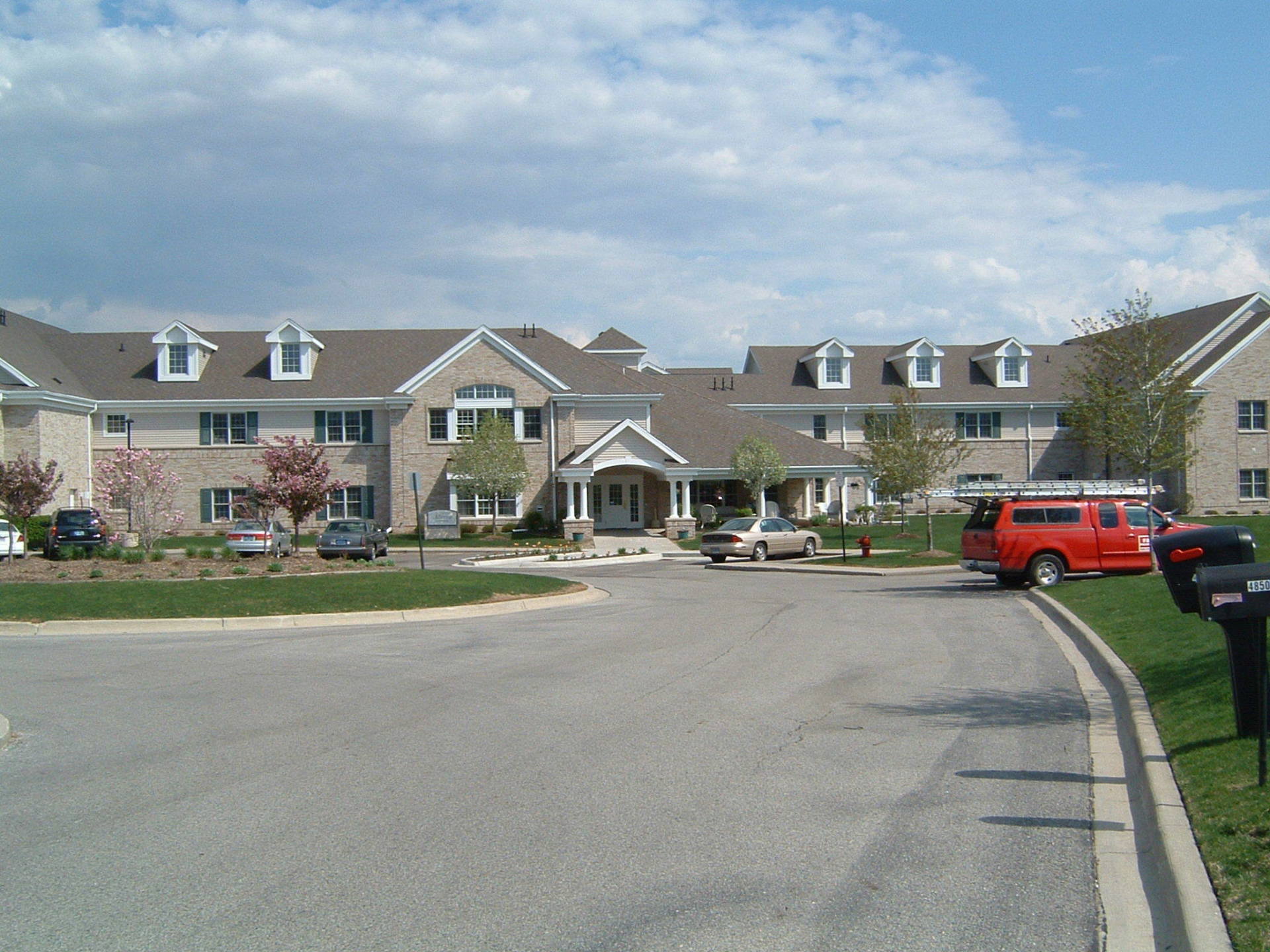 Huge property with driveway