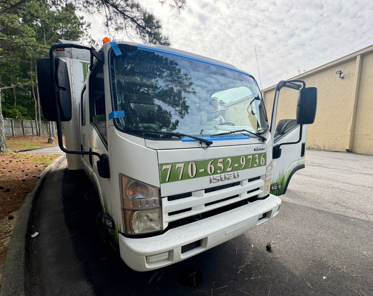 Fleet vehicle auto glass repair in Lawrenceville, GA