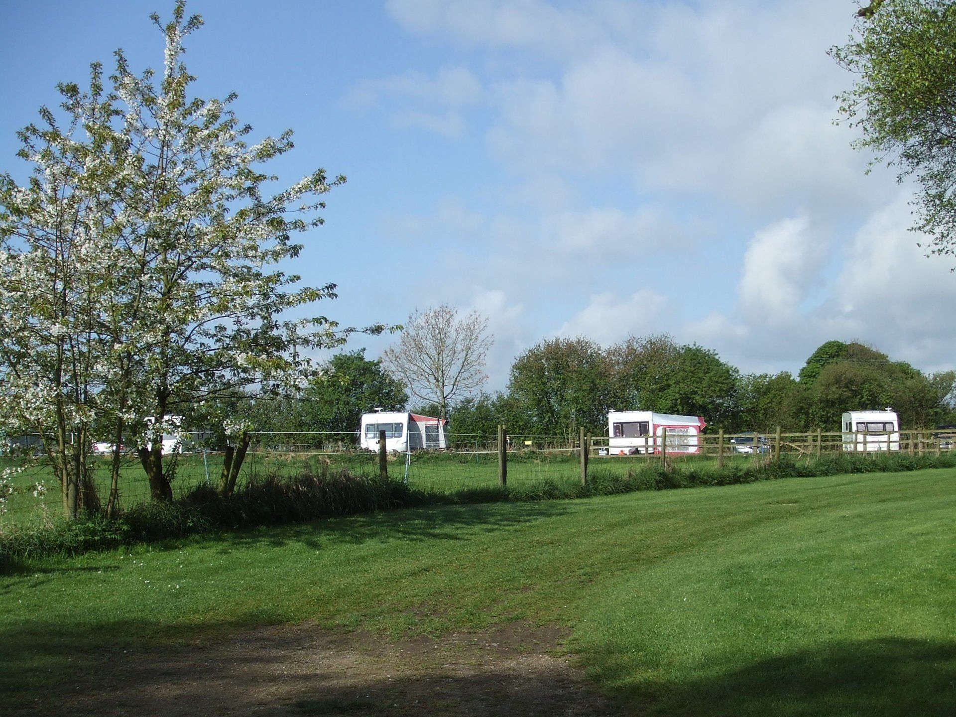 Small CL Touring Site in Lockton Village