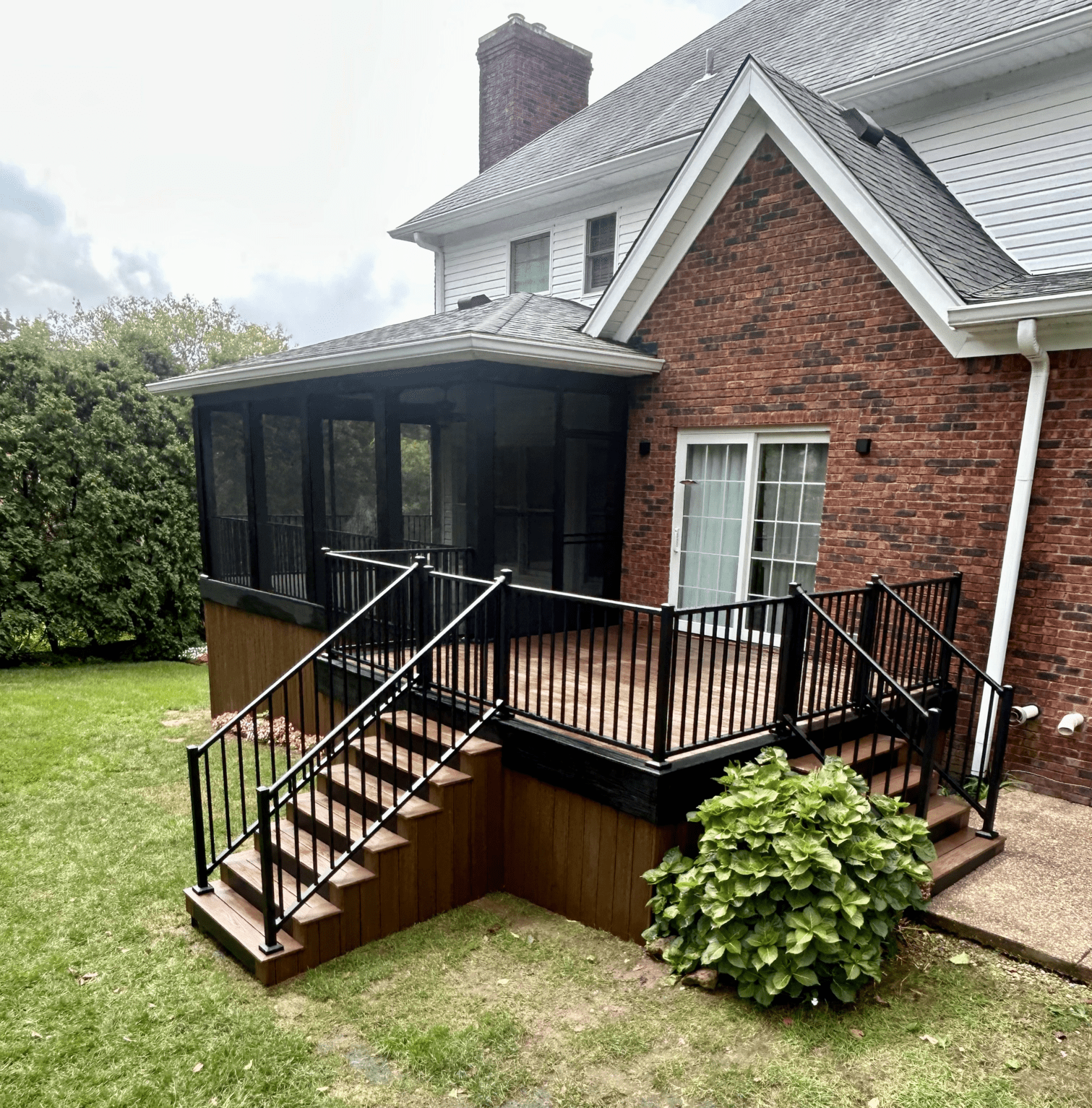 16x18 deck built in Jeffersonville, IN by Deck Heads