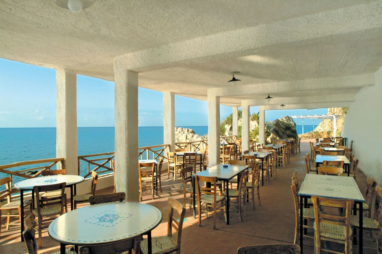 hotel con ristorante sul mare 