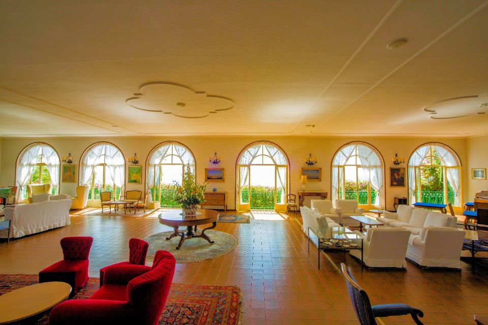 salon intérieur de l'hôtel