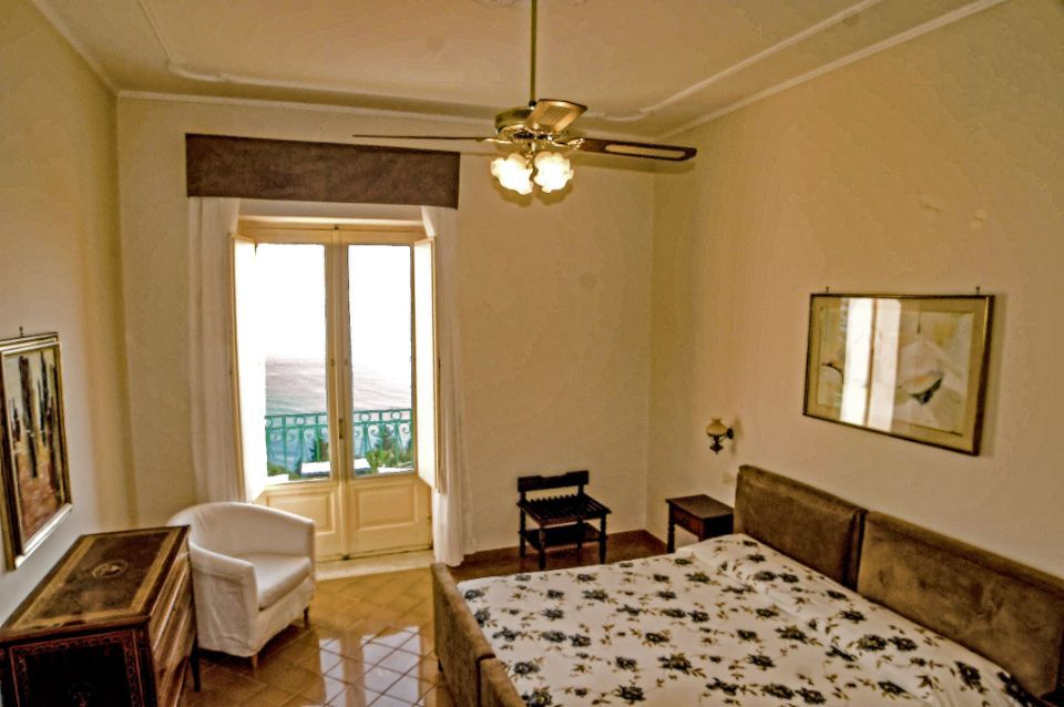 chambre d'hôtel avec vue mer