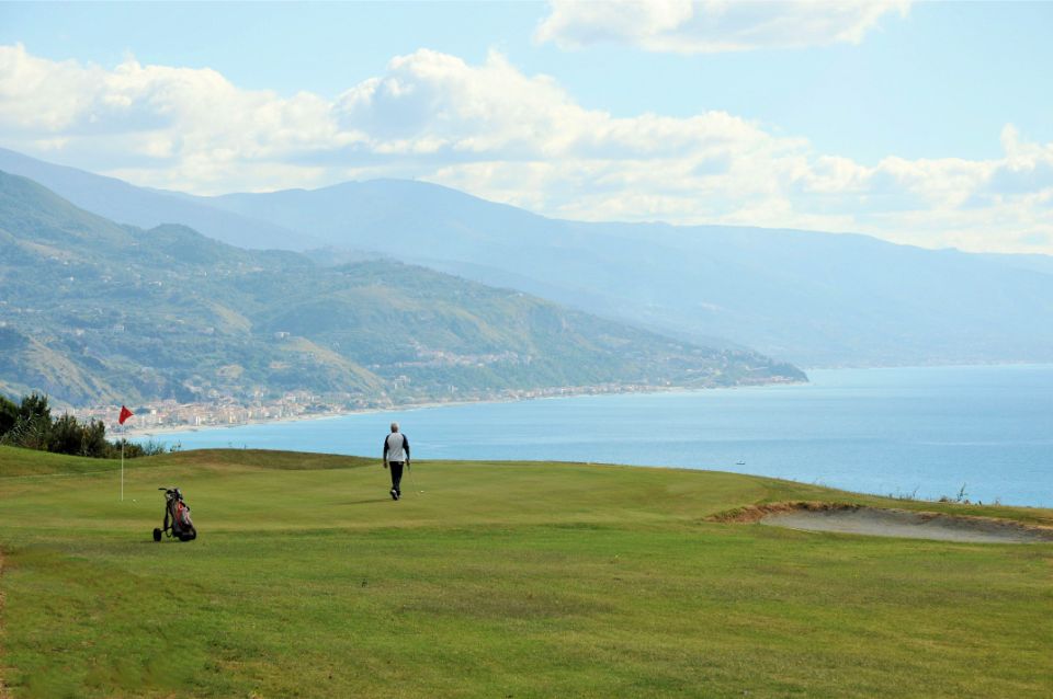 percorso per golf a 9 buche