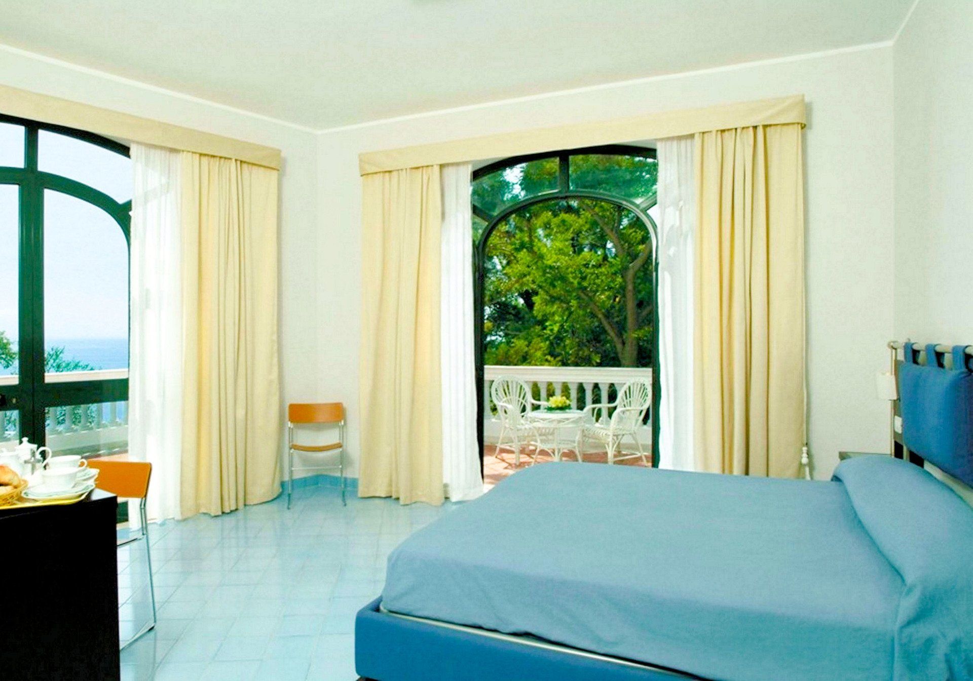 stanza hotel Cetraro con affaccio sul mare