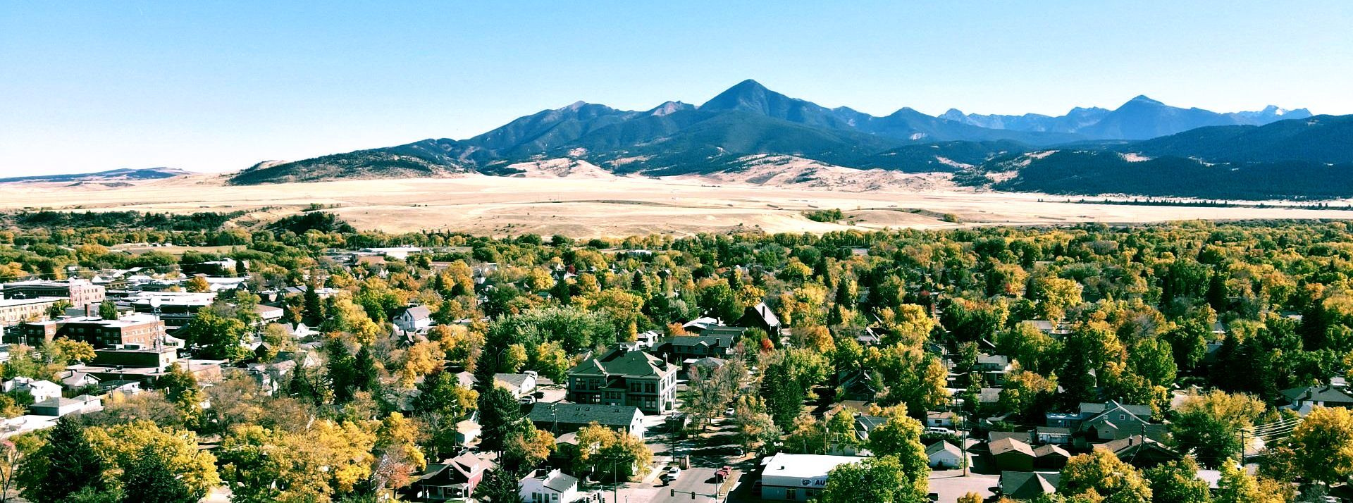 Suburban neighborhood with a view of amazing mountains