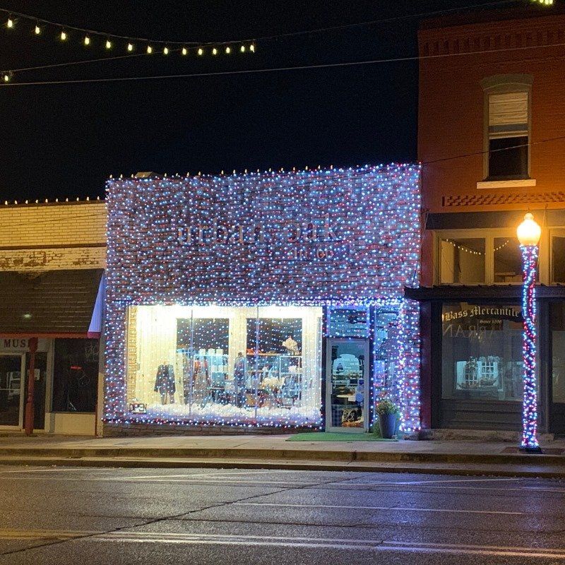 commercial christmas lighting installation