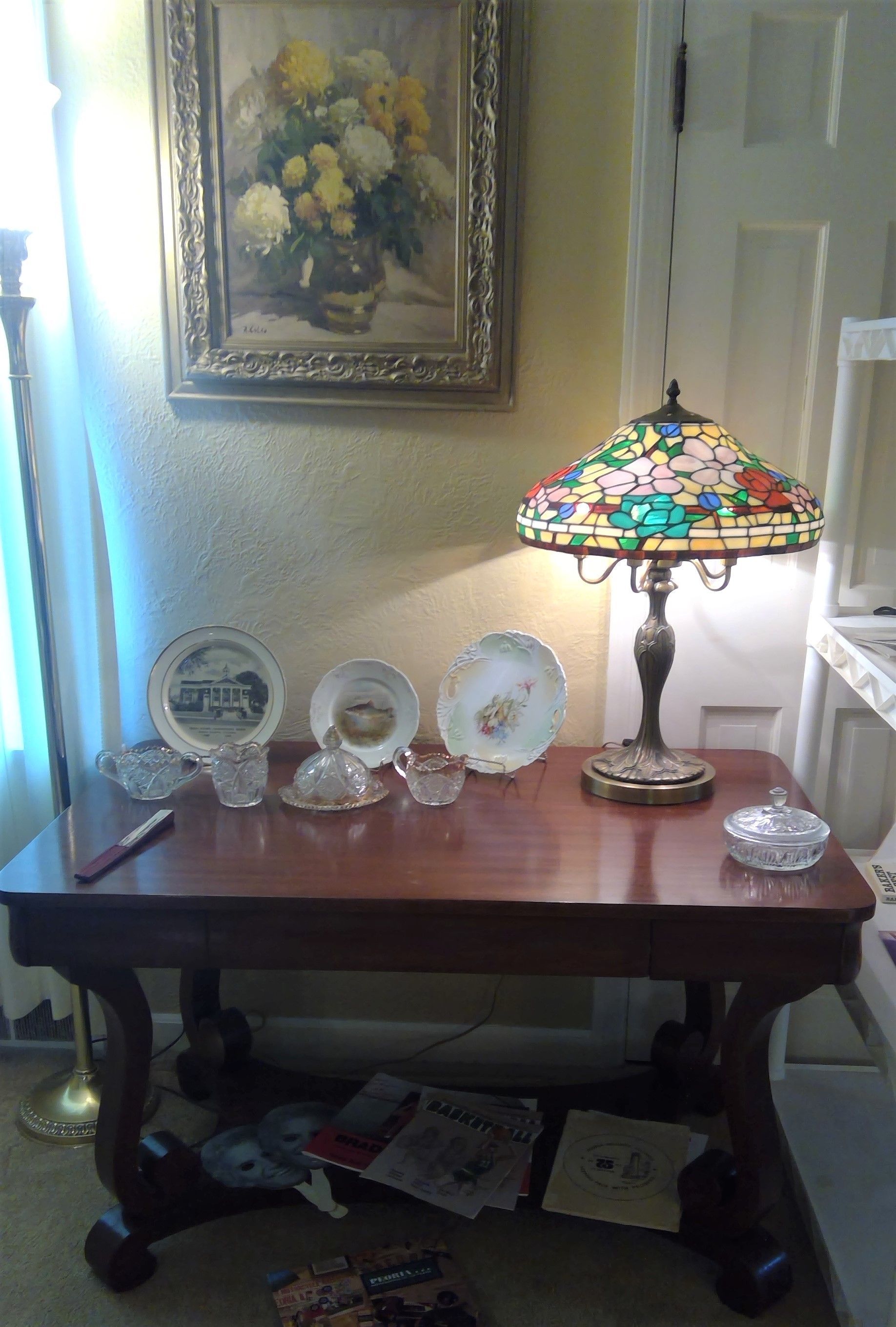 Lamp Shade with Decorative Plates | Anne's Anteex | Lake Ave., Peoria, IL