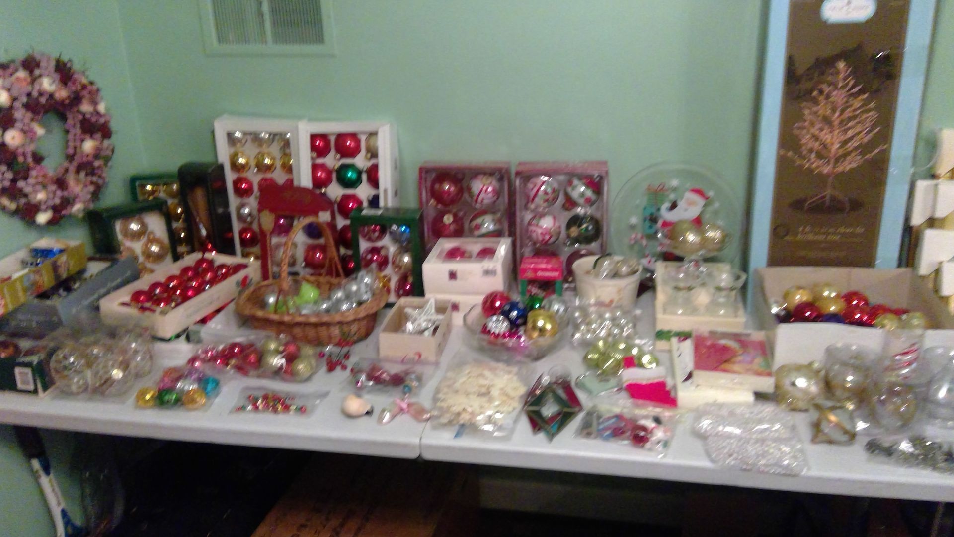 Christmas Decors | Anne's Anteex | Lake Ave., Peoria, IL