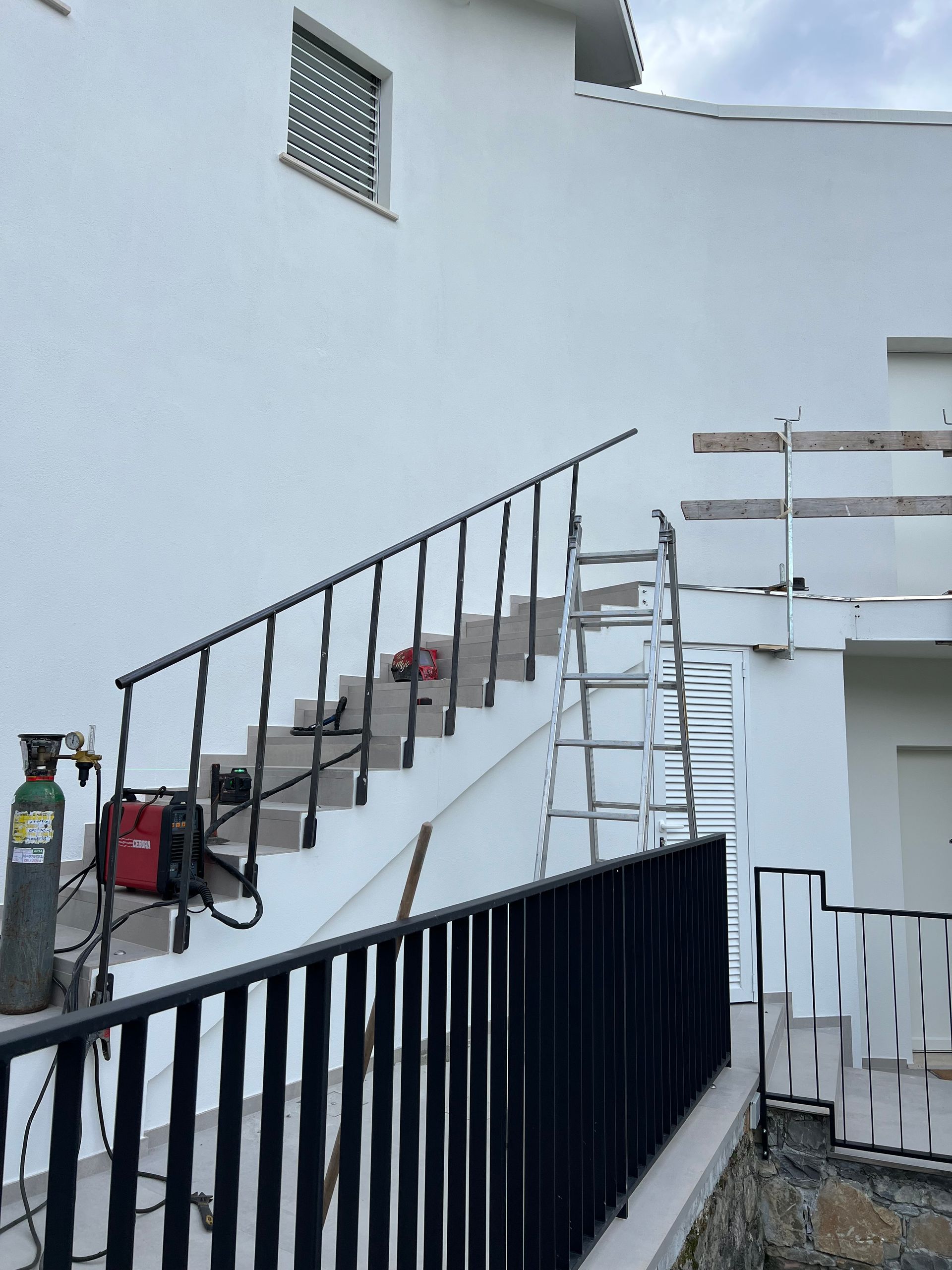 realizzazione e installazione scale in ferro battuto Sestri Levante