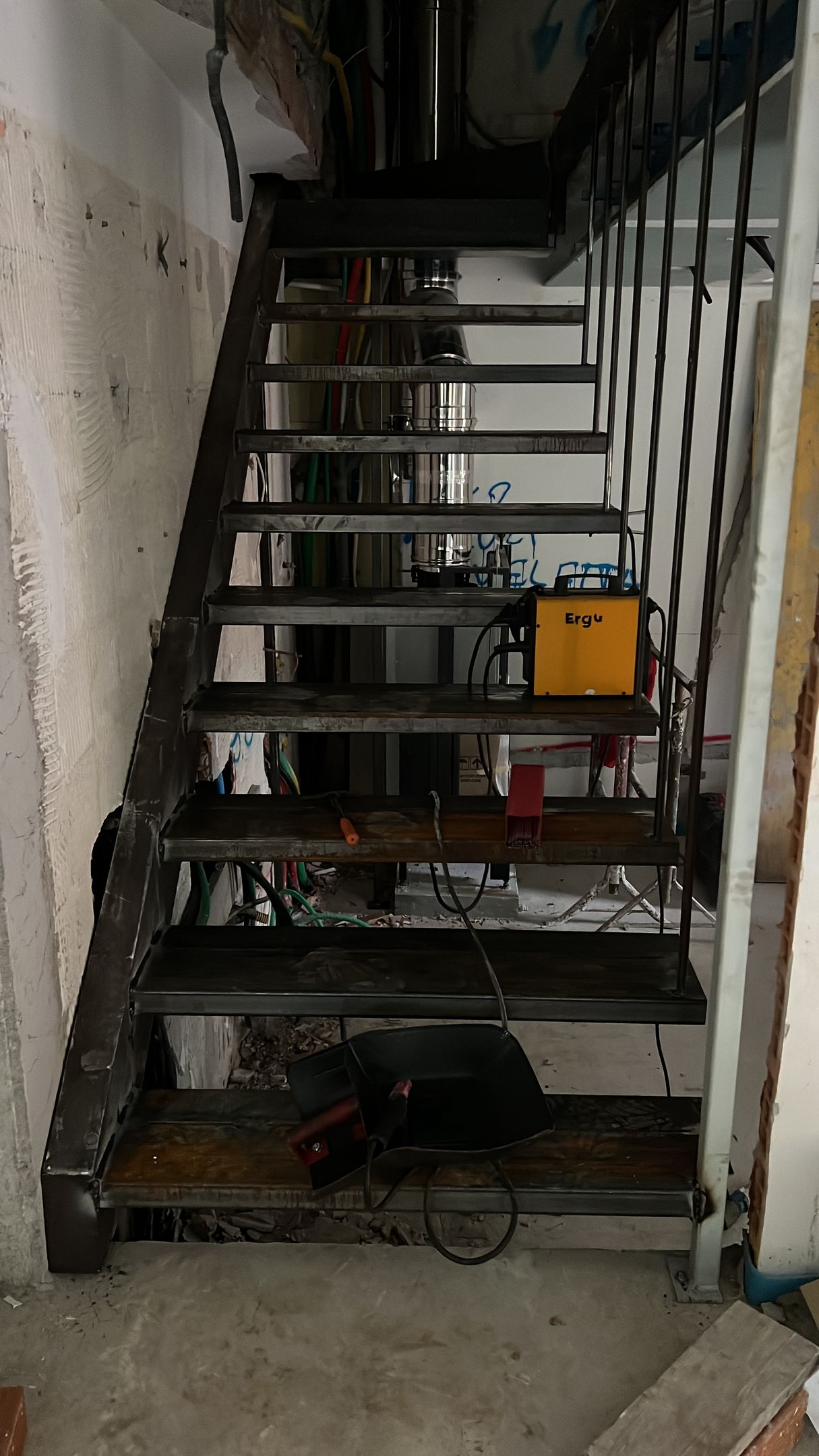 realizzazione e installazione scale in ferro battuto Sestri Levante