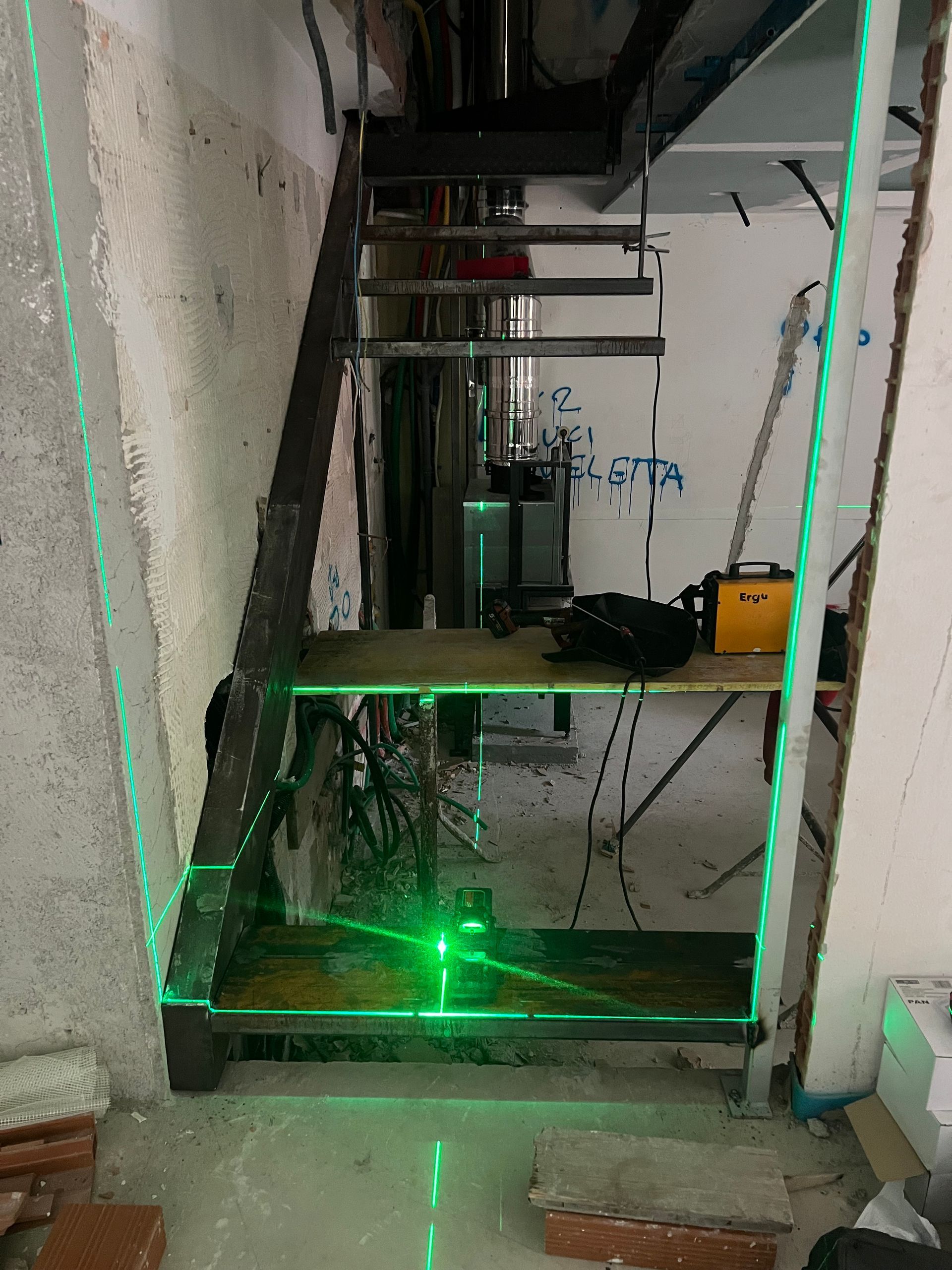 realizzazione e installazione scale in ferro battuto Sestri Levante