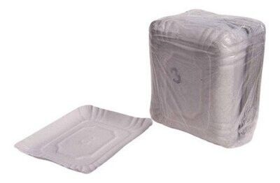 Compresas sanitarias blancas apiladas sobre un fondo liso