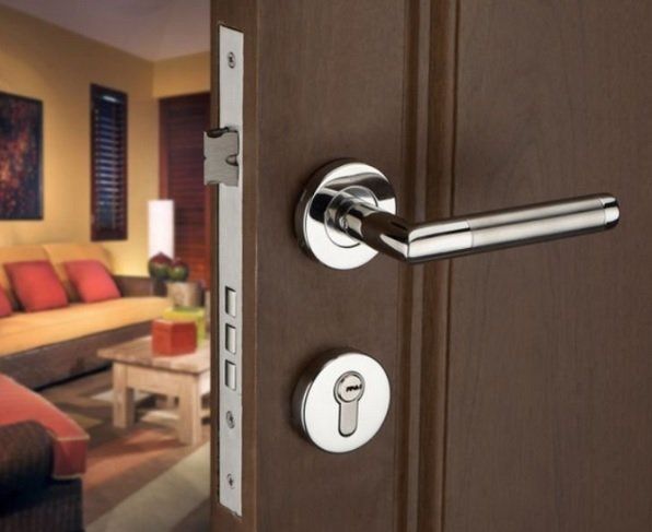 Cambio e instalación de cerraduras o chapas. Servicio rápido 24 horas. ¡Contáctanos!