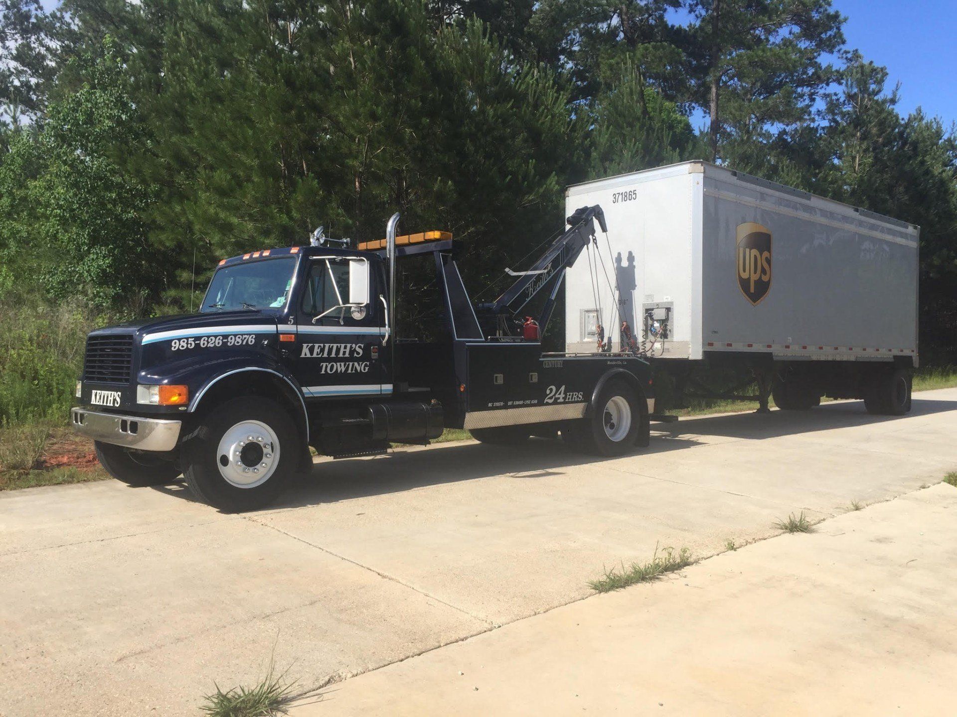 Large Truck Towing — Keith's Towing Truck in Mandeville, LA