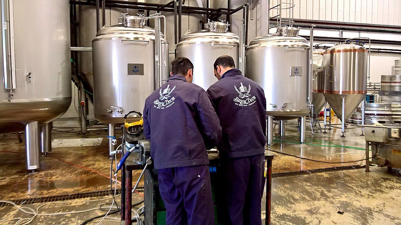 Post instalación instalaciones cerveceras - producción de cerveza - fermentado - tanques - sala de cocción