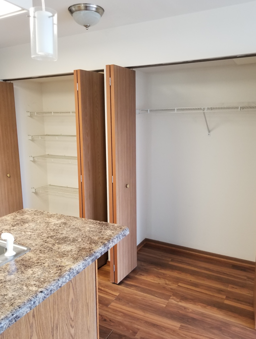 404 E Wilson - Image 9