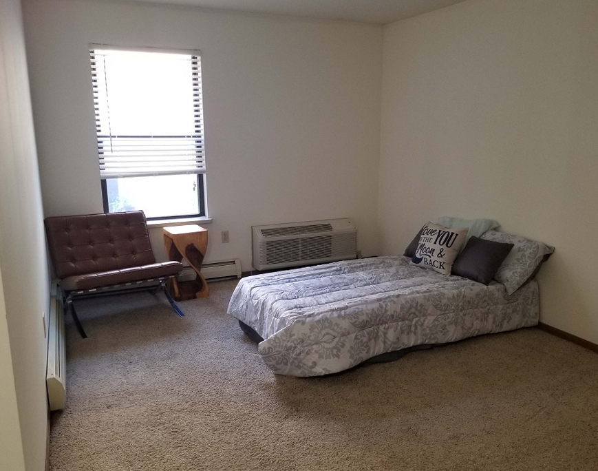 404 E Wilson - Image 17