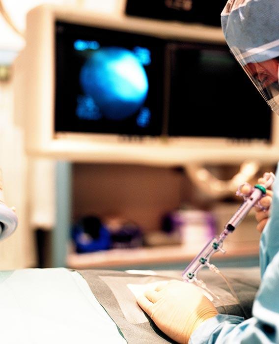 DR. JOSÉ ALBERTO CARVAJAL