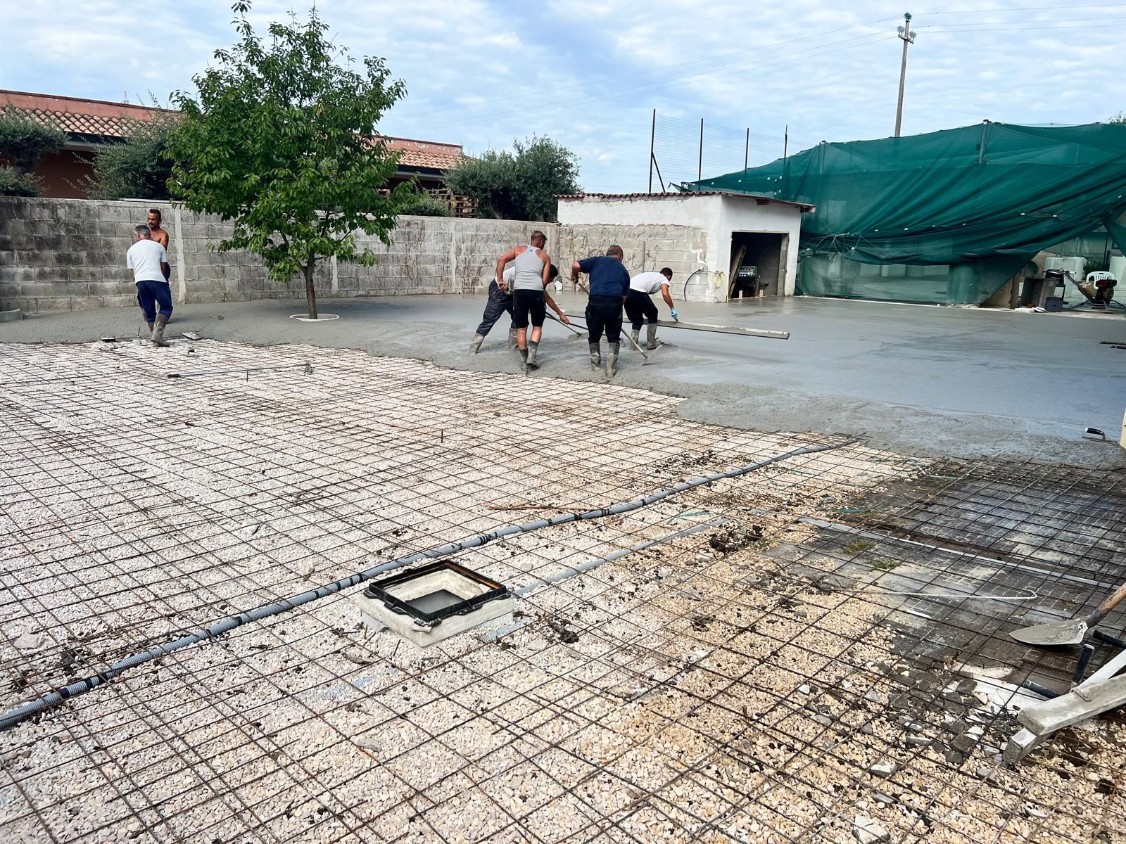 Realizzazione fondo in cemento