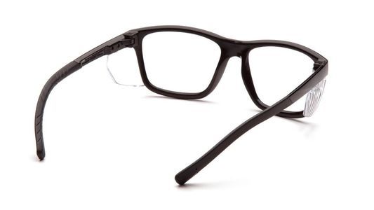 Gafas negras con montura rectangular y lentes transparentes.