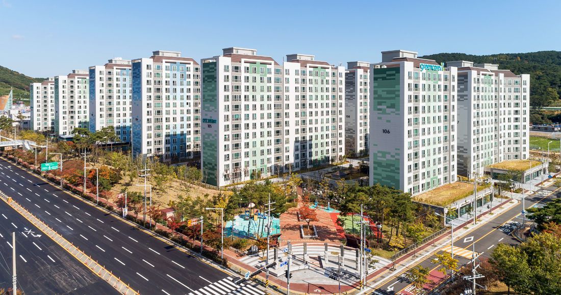 An image depicting an apartment complex near the International School of Busan