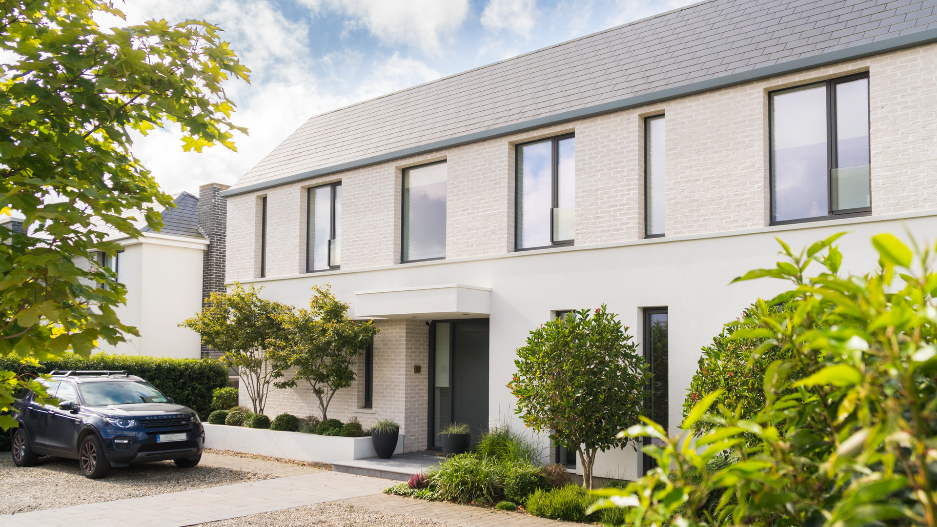 Exterior view of the Perrystown new build project by 'Dublin Design Studio'.