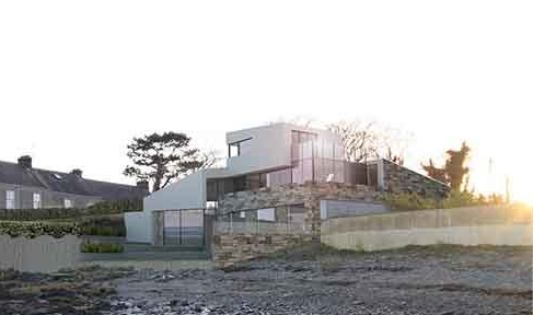 Dramatic contemporary dwelling on an incredible coastal site in Blackrock, Dublin